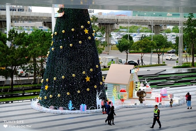 台北免費親子景點【中國信託金融園區滑冰場】下雨也能玩！冬季限定滑冰樂趣！ - yuki.tw