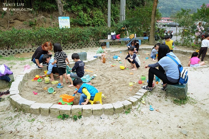 大溪親子一日遊》花開了新設施→免門票玩沙親子好去處×小豬鴨鴨×必點水果茶比臉還大杯! - yuki.tw