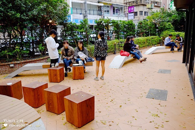 台北天母美食【星巴克天玉門市】古典系超美露天花園座位×透光天井遠離城市喧囂(旁有停車場) - yuki.tw