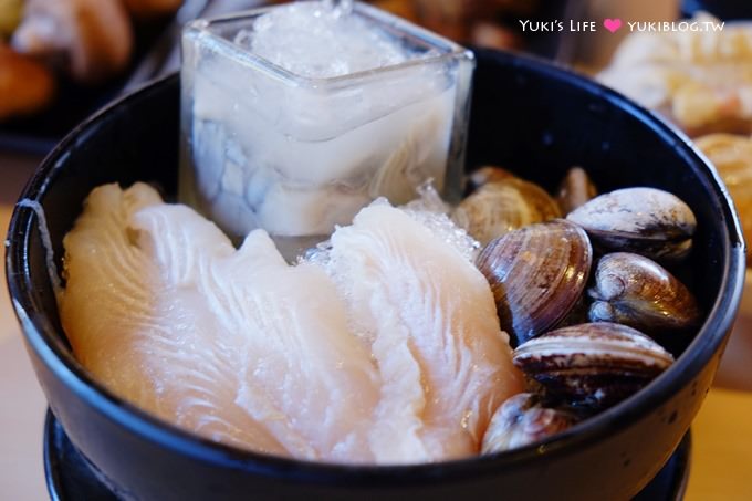 台北美食【麻辣一村】麻辣鴛鴦鍋‧單點式無限吃到飽! @忠孝復興站、Bistro98 - yuki.tw