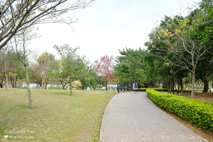 觸菛票！桃園景點【八德埤塘自然生態公園】大草皮親子好去處×池塘美景與可愛動物 - yuki.tw