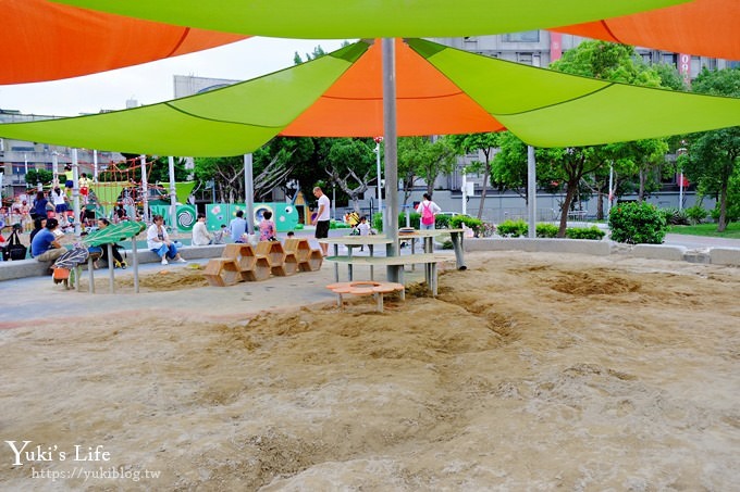 台北景點【舞蝶共融遊戲場特色公園】捷運親子景點×沙坑、草皮溜滑梯、攀爬網~昆蟲主題互動設施超好玩 - yuki.tw