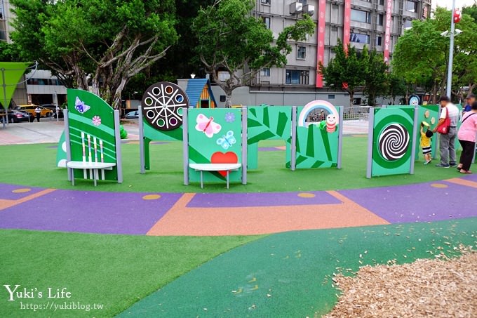 台北景點【舞蝶共融遊戲場特色公園】捷運親子景點×沙坑、草皮溜滑梯、攀爬網~昆蟲主題互動設施超好玩 - yuki.tw