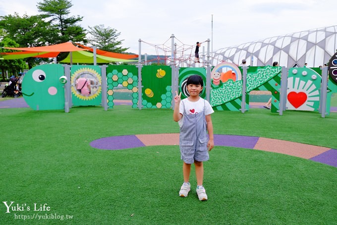 台北景點【舞蝶共融遊戲場特色公園】捷運親子景點×沙坑、草皮溜滑梯、攀爬網~昆蟲主題互動設施超好玩 - yuki.tw