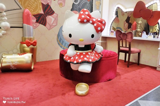 三井outlet【Hello Kitty Red Carpet美式餐廳】夢幻Kitty樂園拍照去×雨天室內景點!〈機場捷運林口站A9美食〉 - yuki.tw