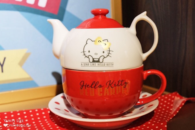 三井outlet【Hello Kitty Red Carpet美式餐廳】夢幻Kitty樂園拍照去×雨天室內景點!〈機場捷運林口站A9美食〉 - yuki.tw