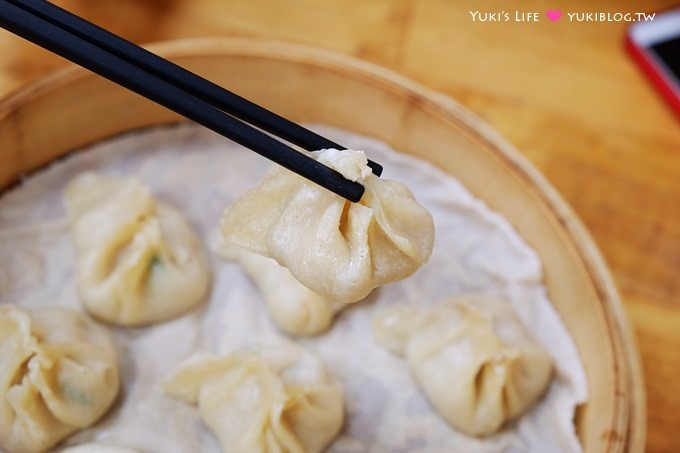 台中小吃食記【黃家園蒸餃館】平價、人爆炸多的餐館~飲料還免費暢飲 - yuki.tw