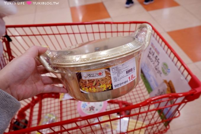 韓國首爾自由行【樂天超市LOTTE Mart】推薦韓國必買戰利品(零食、餅乾、 美妝保養品、紀念品、伴手禮、玉米鬚茶) - yuki.tw