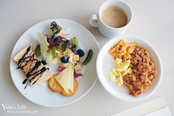 台南親子飯店【COZZI和逸飯店】電動跑車×小火車↬孩子最愛、XBOX遊戲主題客房(有影片哦!) - yuki.tw