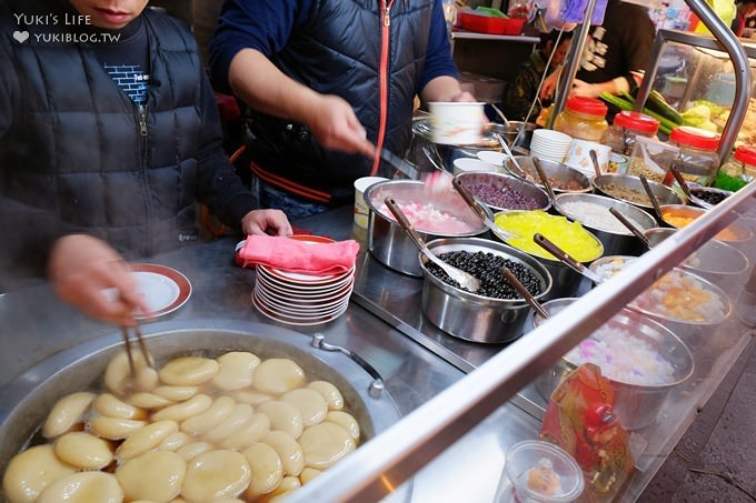 五十年懷念古早味【筒蕭魯麻糬】燒麻糬香甜有彈性、紅豆湯也好古早味@博愛街夜市樹林美食 - yuki.tw