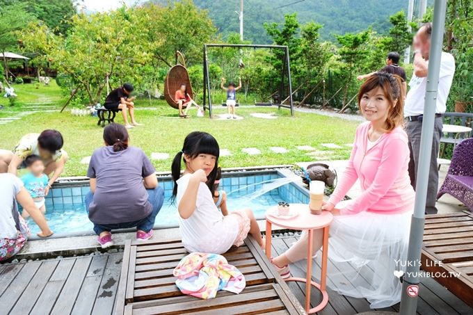 宜蘭景觀餐廳【幾度咖啡】巴里島風格兒童戲水池×大沙坑玩沙VS夏天玩水好去處 - yuki.tw