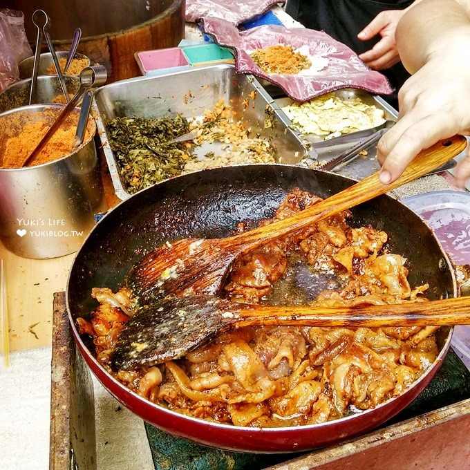 強大飯糰推薦【劉家飯糰】有燒肉及香煎雞腿豪華配料的紫米飯糰×樹林美食@樹林火車站排隊美食(同場加映農會旁小籠湯包) - yuki.tw