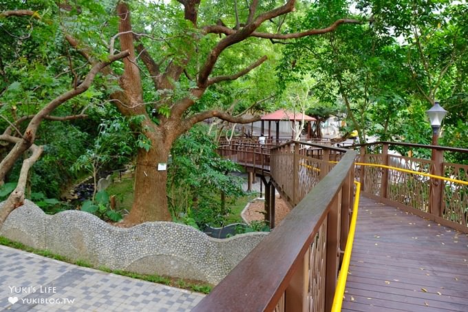 台北免費親子景點【天母東和公園】木屑鋪面兩層樓旋轉溜滑梯×湯姆歷險記森林遊樂場～假日森呼吸！ - yuki.tw