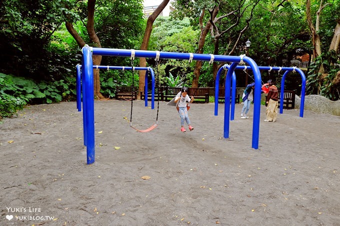 台北免費親子景點【天母東和公園】木屑鋪面兩層樓旋轉溜滑梯×湯姆歷險記森林遊樂場～假日森呼吸！ - yuki.tw