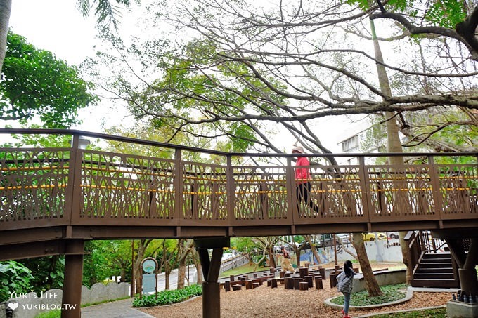 台北免費親子景點【天母東和公園】木屑鋪面兩層樓旋轉溜滑梯×湯姆歷險記森林遊樂場～假日森呼吸！ - yuki.tw