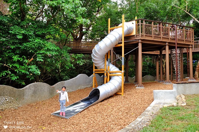 台北免費親子景點【天母東和公園】木屑鋪面兩層樓旋轉溜滑梯×湯姆歷險記森林遊樂場～假日森呼吸！ - yuki.tw