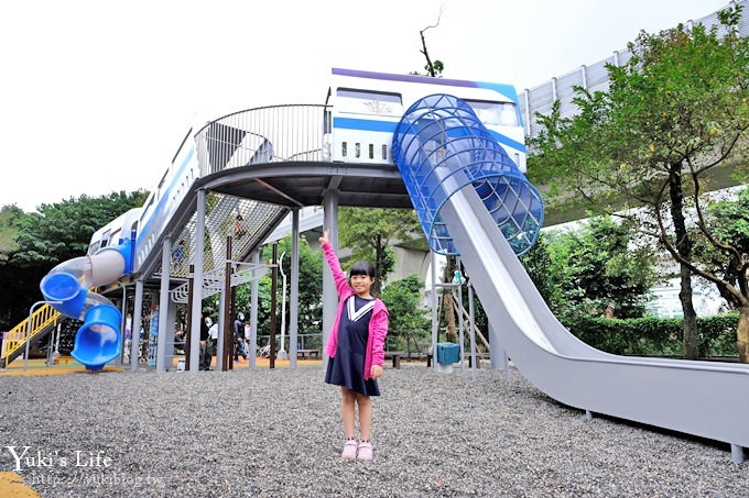 新北特色公園【林口樂活公園】捷運主題遊戲場×快速滑梯、高塔爬網、便利商店小老闆~等著大家來玩 - yuki.tw