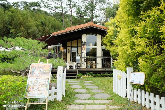 苗栗景點【青松自在】親子景觀餐廳 砂糖兔主題透明魚池座位×戶外庭院沙坑親子好去處 - yuki.tw