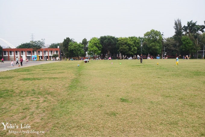 新北景點【板橋435藝文特區】免費親子景點旅遊趣×大草皮野餐玩沙遊戲場！(IG拍照景點) - yuki.tw