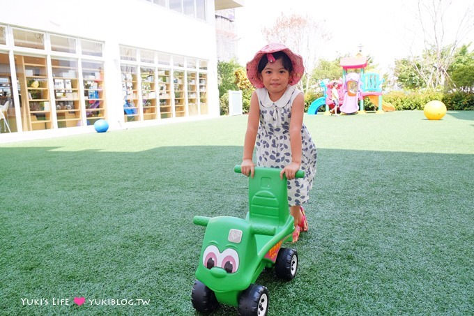 台中【嘎嗶惦Carpe Diem】沙坑、腳踏車溜滑梯親子餐廳、親子聚會生日趴場地(5月新開幕) - yuki.tw