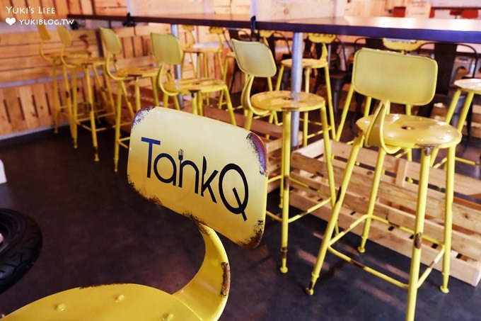 台北松菸周邊打卡美食【TankQ Cafe & Bar】行李箱早午餐二店×門口就是超大手提箱×女孩拍照約會好去處@捷運市政府站美食 - yuki.tw