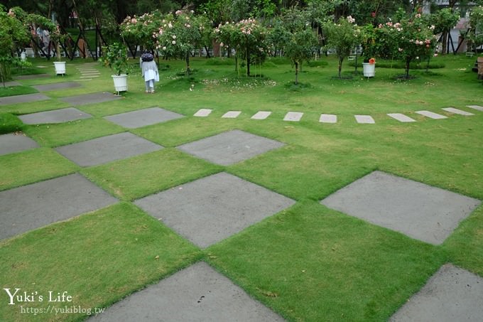 雲林古坑景點【NICE蘿莎玫瑰山莊】免費超美玫瑰花園、拍照約會景點、香氛洗沐產品送禮好物！ - yuki.tw