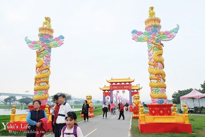 2018新北燈會 旺來福來花燈資訊》巨型限量扭蛋×大台北都會公園草皮親子野餐去(三重捷運站) - yuki.tw