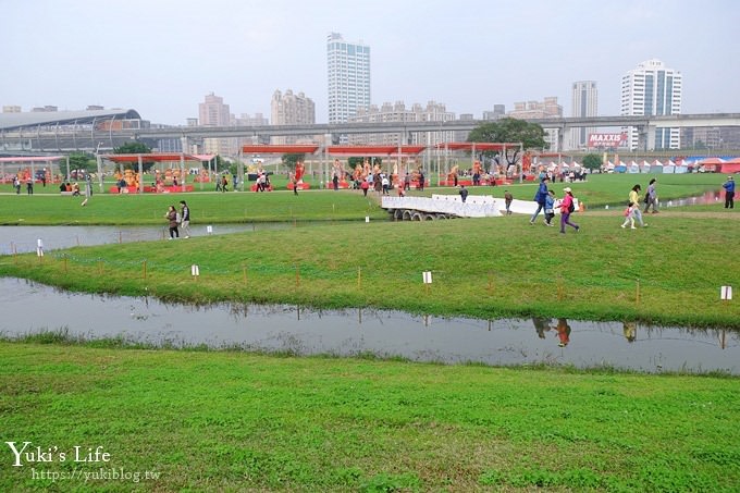 2018新北燈會 旺來福來花燈資訊》巨型限量扭蛋×大台北都會公園草皮親子野餐去(三重捷運站) - yuki.tw