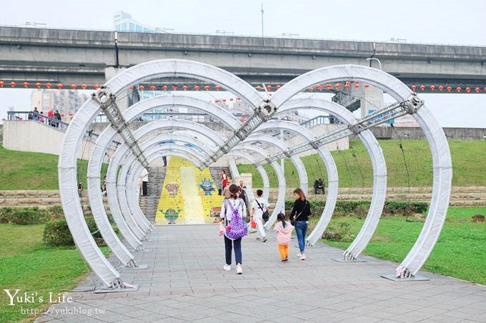 2018新北燈會 旺來福來花燈資訊》巨型限量扭蛋×大台北都會公園草皮親子野餐去(三重捷運站) - yuki.tw