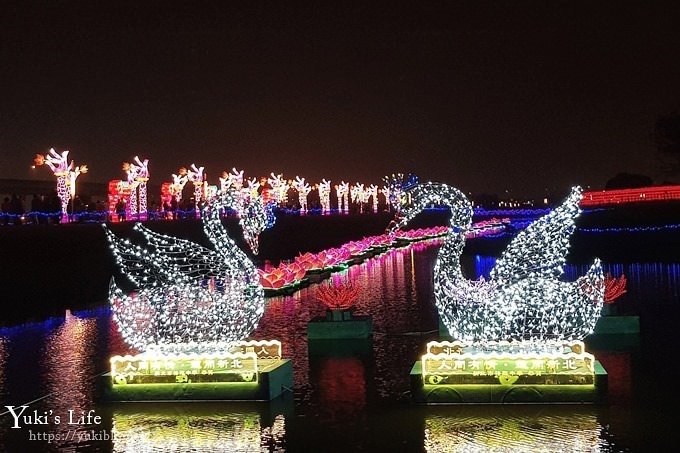 2018新北燈會 旺來福來花燈資訊》巨型限量扭蛋×大台北都會公園草皮親子野餐去(三重捷運站) - yuki.tw