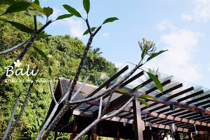 【峇里島烏布餐廳】Cafe Lotus蓮花餐廳、星巴克、Samaya Ubud超美森林villa河畔下午茶 - yuki.tw