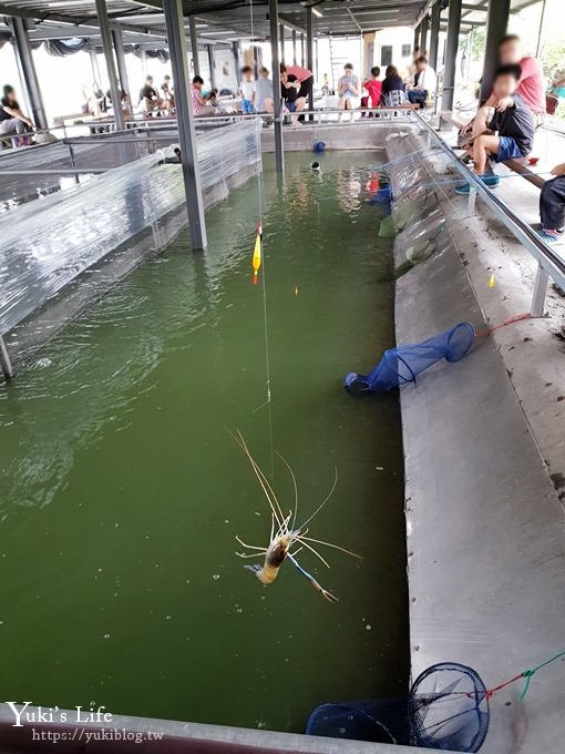 宜蘭親子景點【蘭楊蟹莊×蘭楊船菜】釣無毒泰國蝦、DIY烤蝦、保證蝦量!好吃好玩生態之旅 - yuki.tw