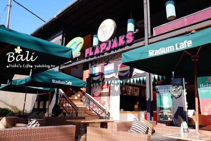 【峇里島沙努爾】FLAPJAKS美式運動餐廳鬆餅冰淇淋teatime、沙努爾海灘浪漫單車遊 - yuki.tw