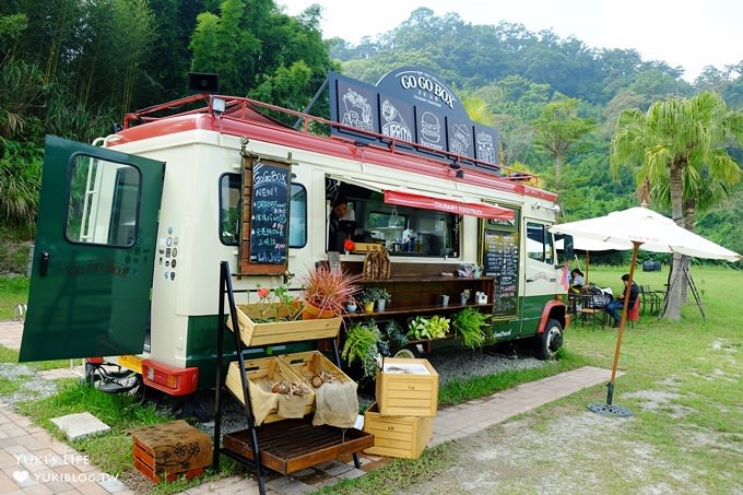 桃園大溪最新IG拍照景點【GOGOBOX餐車誌in樂灣基地】美式餐車草地野餐去×重機車聚下午茶約會好去處×親子野放吹泡泡場地 - yuki.tw