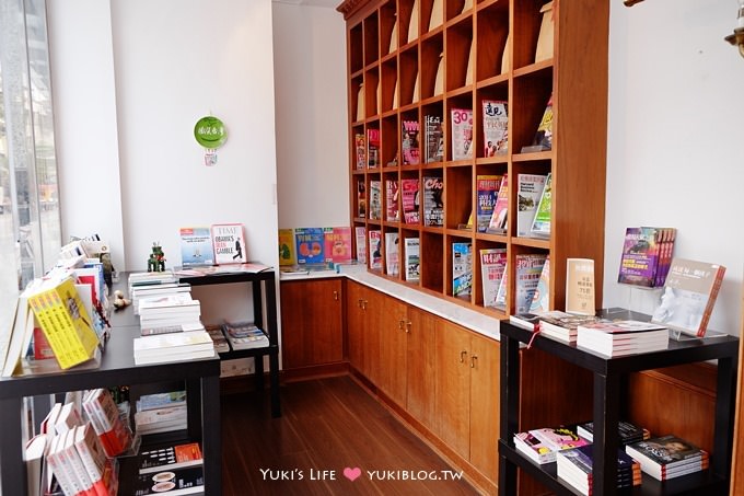 台北內湖┃Moooon River Cafe & Books~ 圖書館風格下午茶 @捷運港墘站 - yuki.tw