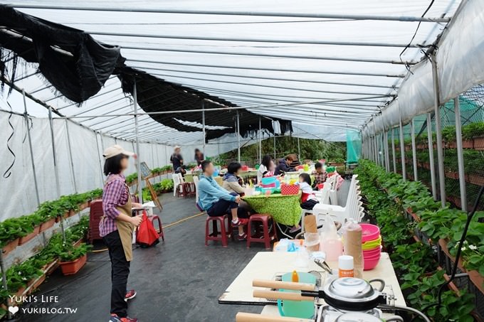 台北親子景點【內湖草莓園49號】草莓果醬雞蛋仔DIY×免淋雨採草莓～假日約會好去處！ - yuki.tw