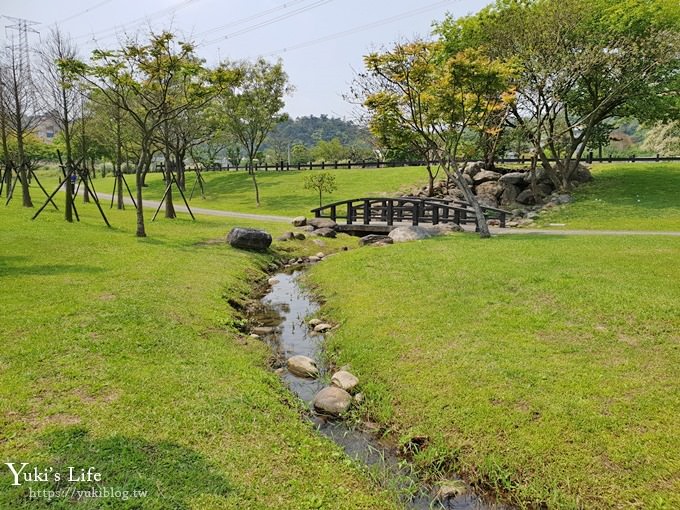 免費桃園景點【大溪河濱公園】落羽松季節必訪×LOVE場景×兒童遊戲場～親子假日野餐騎腳踏車好去處！ - yuki.tw