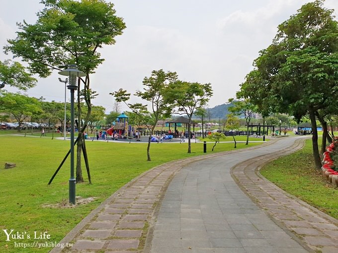 免費桃園景點【大溪河濱公園】落羽松季節必訪×LOVE場景×兒童遊戲場～親子假日野餐騎腳踏車好去處！ - yuki.tw