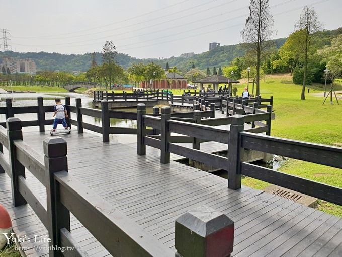 免費桃園景點【大溪河濱公園】落羽松季節必訪×LOVE場景×兒童遊戲場～親子假日野餐騎腳踏車好去處！ - yuki.tw