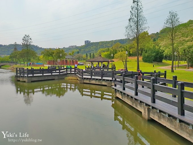 免費桃園景點【大溪河濱公園】落羽松季節必訪×LOVE場景×兒童遊戲場～親子假日野餐騎腳踏車好去處！ - yuki.tw