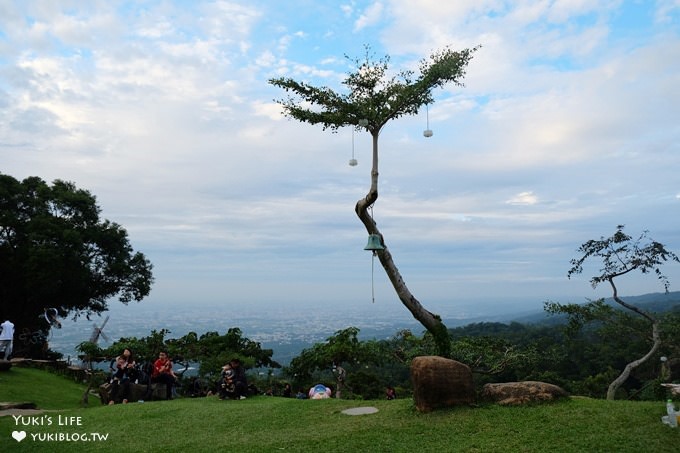 南投景點【星月天空景觀餐廳】親子一日遊~草泥馬×U型溜滑梯×小動物×假日鸚鵡秀～全家好去處！ - yuki.tw