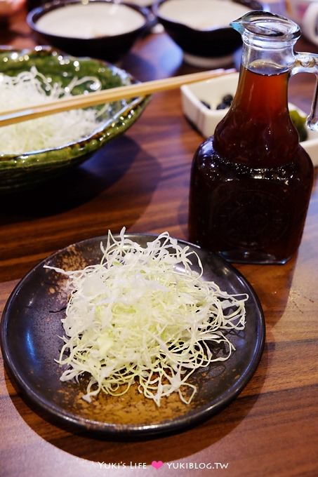 板橋美食【富士印日式炸豬排】爆漿的華麗豬排 @麗寶百貨、板橋捷運站 - yuki.tw