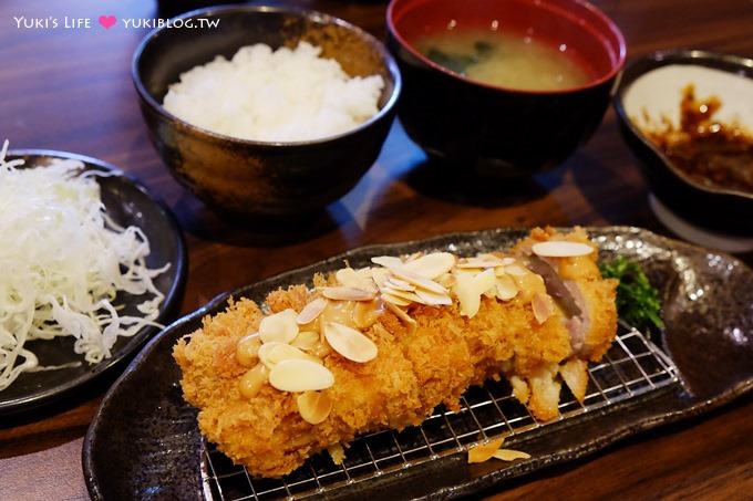 板橋美食【富士印日式炸豬排】爆漿的華麗豬排 @麗寶百貨、板橋捷運站 - yuki.tw