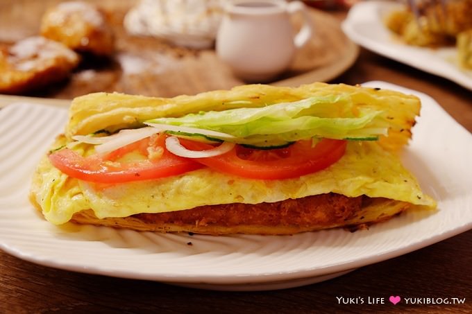 台北信義區美食【找一頓早午餐】黑碳吐司好特別! 平價創意早餐新開店、排隊美食 (莊敬店) - yuki.tw