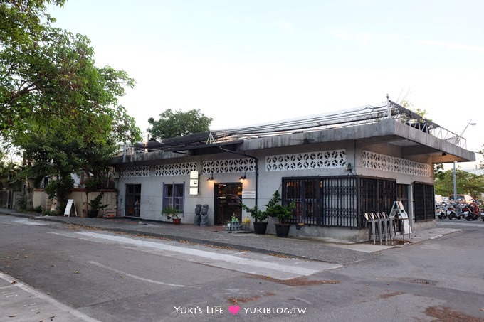 宜蘭【CAFÉ SLOW TRAIN 小火車咖啡館】幾米公園旁老倉庫特色餐廳@宜蘭火車站 - yuki.tw