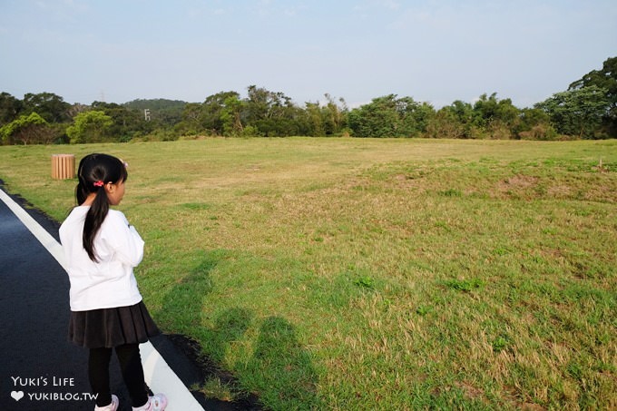 新竹免費親子景點【青青草原】超長彩色磨石子溜滑梯×踏青野餐好去處 - yuki.tw