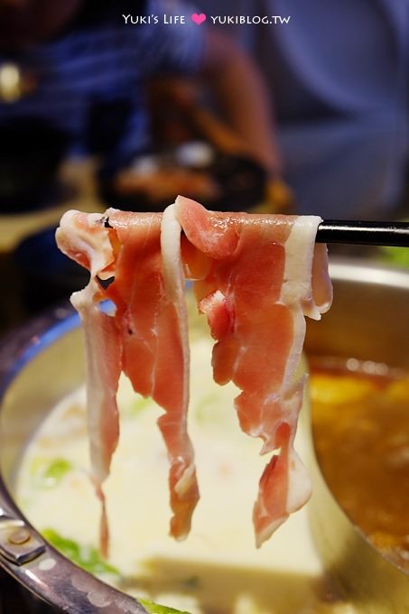 台北美食【八海精緻鍋物料理】豐富海鮮、超多食材火鍋麻辣鍋吃到飽 @西門町店 - yuki.tw