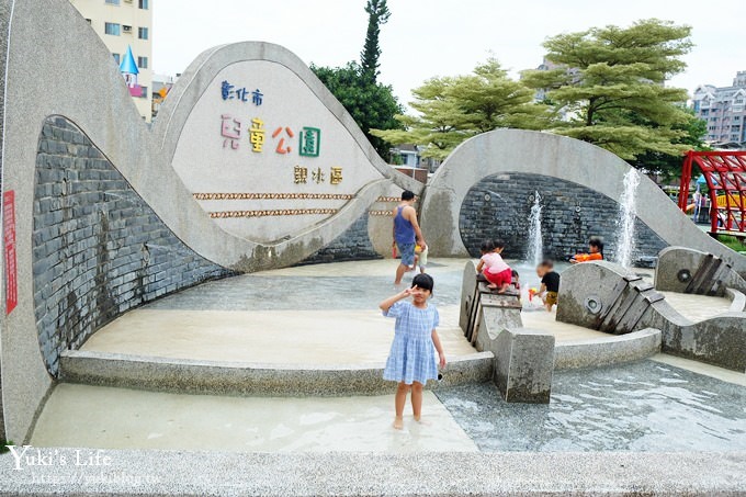 彰化景點【彰化市兒童公園】鯨魚造型3D彩繪戲水區、夏日免費玩水、IG美拍好去處！ - yuki.tw