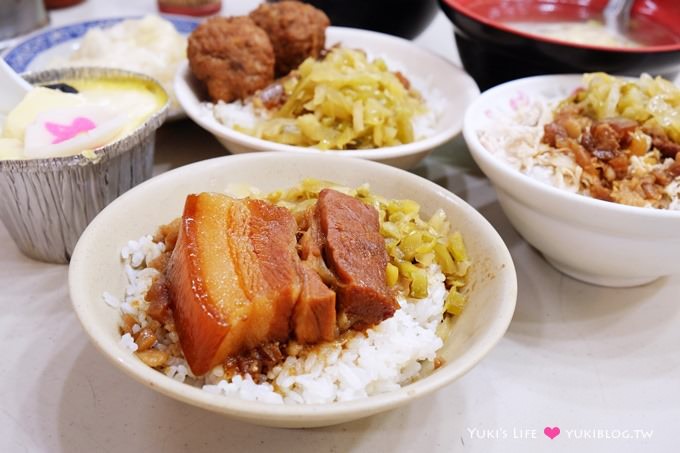 高雄小吃【南豐魯肉飯(自強夜市)】一大塊滷肉好豪邁、獅子頭飯也推薦! - yuki.tw