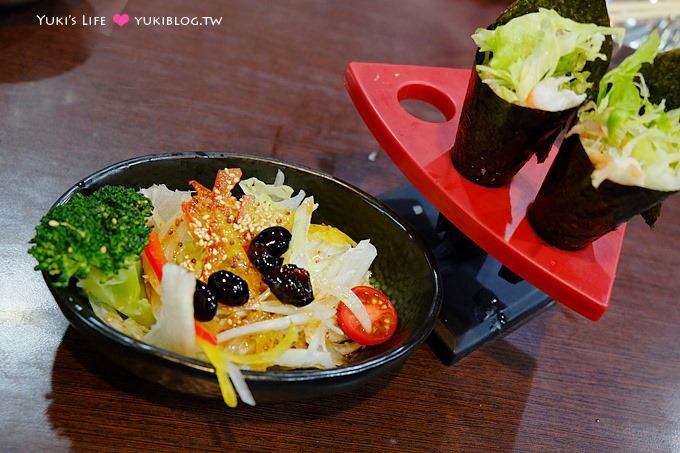 蘆洲美食【日廚生魚片丼】CP值超高百元超大塊魚肚生魚片丼、熟食海鮮丼等多款丼飯❤ - yuki.tw